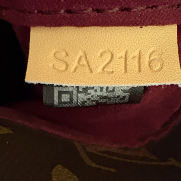 Louis Vuitton Brown Monogram Tote with Tan Handles - Picture 6 of 11